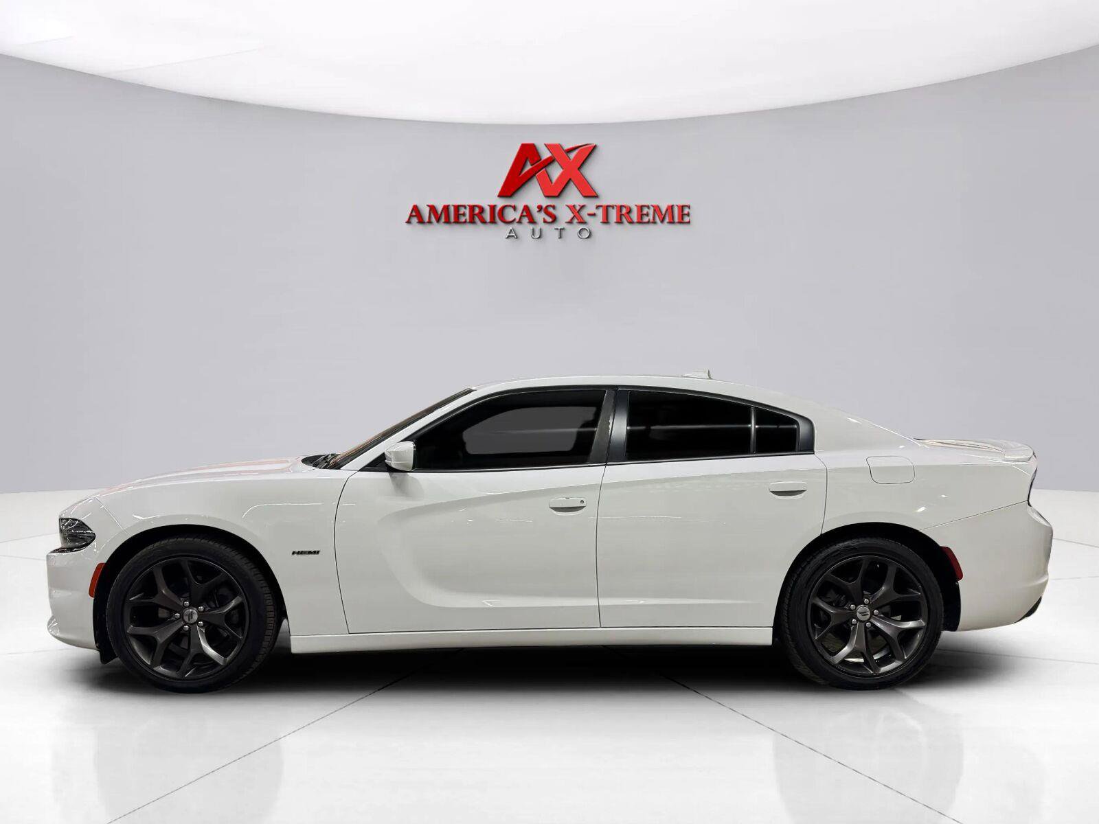 Used 2018 Dodge Charger R/T w/ Plus Group RWD image 4