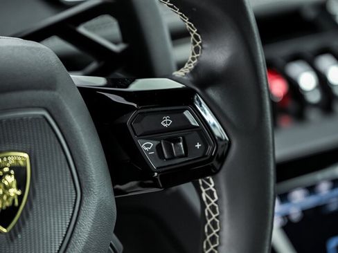 Used 2021 Lamborghini Huracan EVO RWD image 20