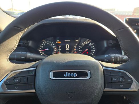 New 2026 Jeep Compass Latitude image 32