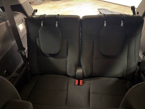 Used 2022 Ford Explorer XLT image 30