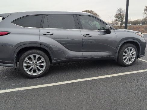 Used 2020 Toyota Highlander Limited image 9