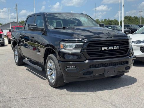 Used 2023 RAM 1500 Laramie AWD/4WD image 2