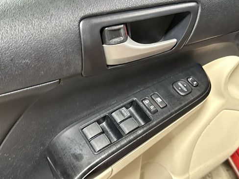 Used 2014 Toyota Camry LE FWD image 20