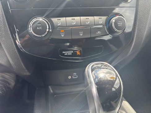 Used 2019 Nissan Rogue Sport S w/ Appearance Package AWD/4WD image 15
