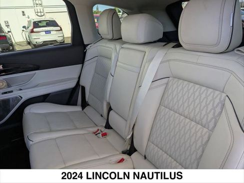 Used 2024 Lincoln Nautilus Black Label w/ Jet Appearance Package (87T) image 24