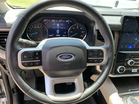 Used 2024 Ford Expedition Limited AWD/4WD image 20