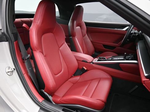 Certified 2022 Porsche 911 Targa 4 GTS AWD/4WD image 29