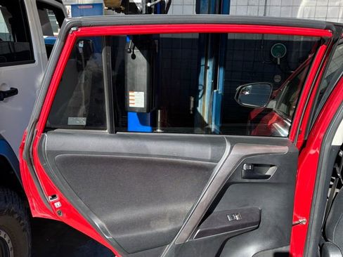 Used 2017 Toyota RAV4 LE image 16