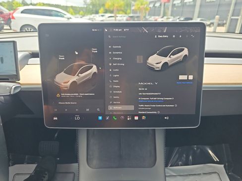 Used 2023 Tesla Model Y Long Range AWD/4WD image 22