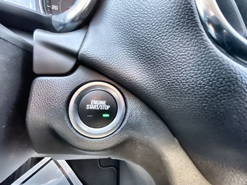 Used 2024 Chevrolet Equinox LT image 17