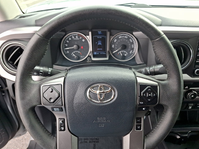 Used 2020 Toyota Tacoma SR5 AWD/4WD image 12