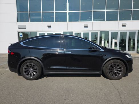Used 2018 Tesla Model X 75D AWD/4WD image 5