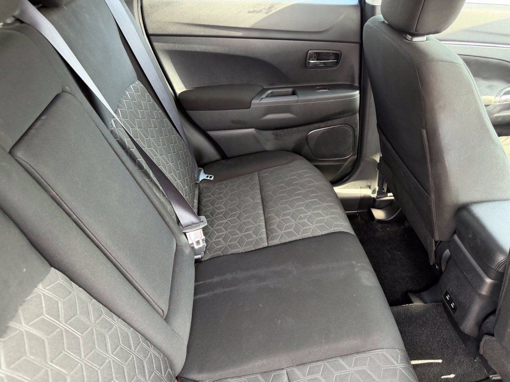 Used 2026 Mitsubishi Outlander Sport SE AWD/4WD image 17