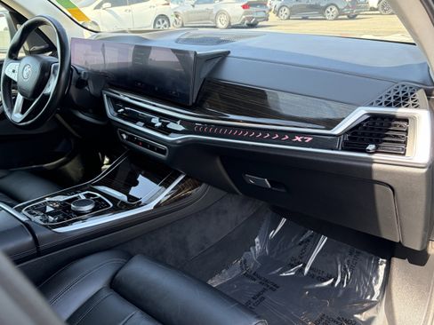 Used 2023 BMW X7 xDrive40i AWD/4WD image 12