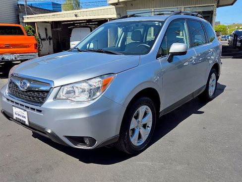 Used 2016 Subaru Forester 2.5i Limited AWD/4WD image 2