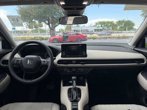 Used 2024 Honda HR-V LX image 21