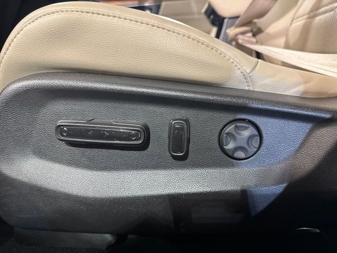 Used 2020 Honda CR-V Touring image 24