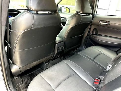 Used 2022 Toyota Corolla Cross XLE w/ Convenience Package FWD image 20