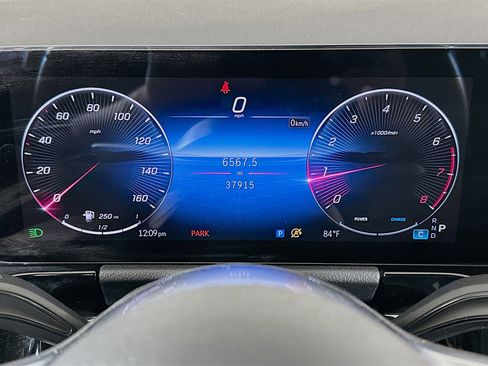 Used 2025 Mercedes-Benz GLA 250 image 18