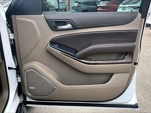 Used 2018 Chevrolet Suburban LT RWD image 24