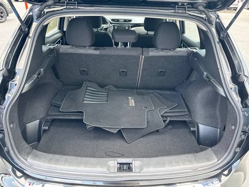 Used 2017 Nissan Rogue Sport SV FWD image 11