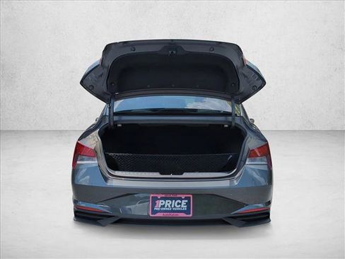 Used 2023 Hyundai Elantra SEL w/ Convenience Package FWD image 7