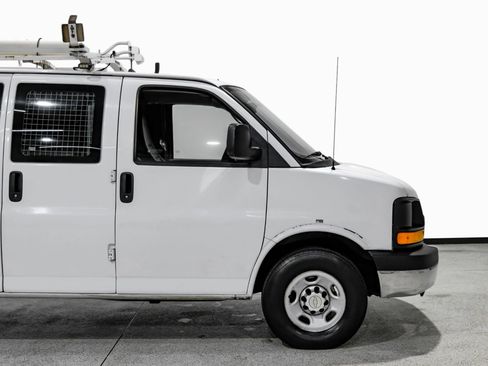 Used 2014 Chevrolet Express 2500 w/ Cold Climate Package RWD image 11