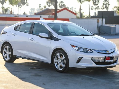 Used 2018 Chevrolet Volt LT w/ Comfort Package image 4