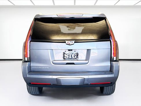 Used 2020 Cadillac Escalade Platinum image 5