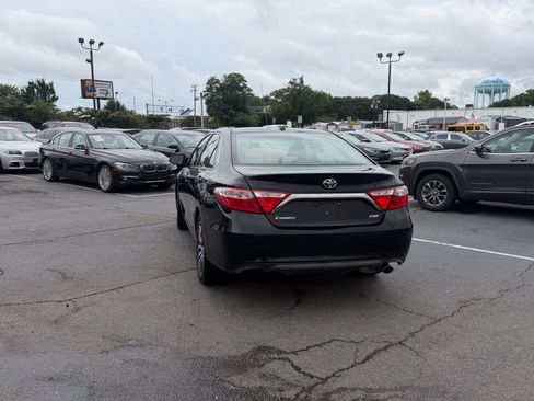 Used 2017 Toyota Camry XSE w/ Moonroof Package FWD image 7