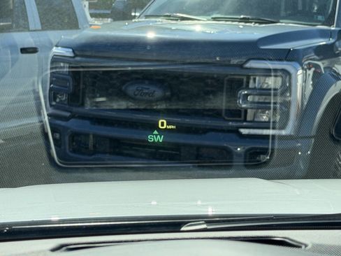 Used 2019 Cadillac Escalade ESV Luxury image 21