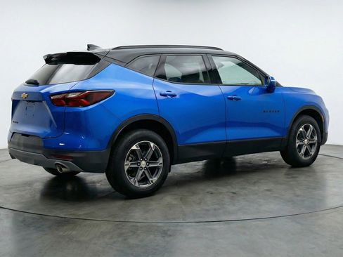 Used 2025 Chevrolet Blazer LT image 9