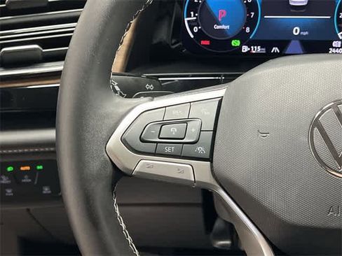 Used 2024 Volkswagen Atlas SE image 8