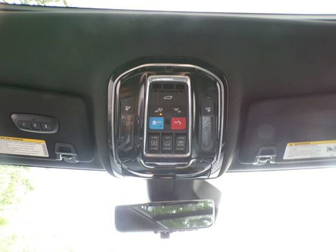 Used 2023 Jeep Grand Cherokee Overland w/ Luxury Tech Group IV AWD/4WD image 27