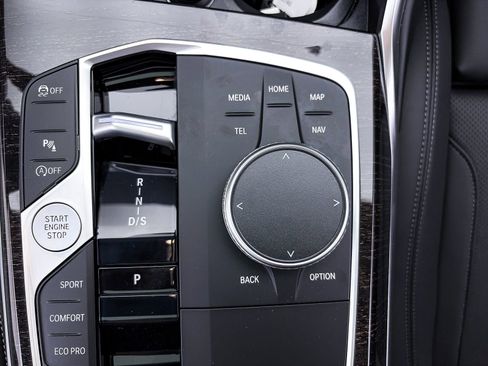 Used 2023 BMW 330i Sedan w/ Driving Assistance Package image 26