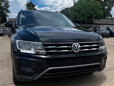 Used 2020 Volkswagen Tiguan SE FWD image 3