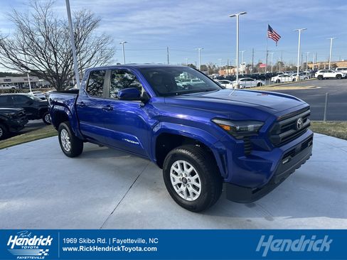 Certified 2024 Toyota Tacoma SR5 image 1