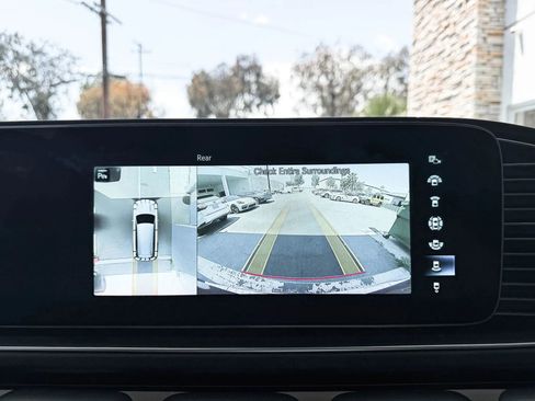 Used 2022 Mercedes-Benz Maybach GLS 600 4MATIC image 17