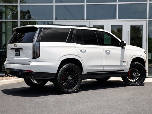 Used 2025 Cadillac Escalade V AWD/4WD image 39