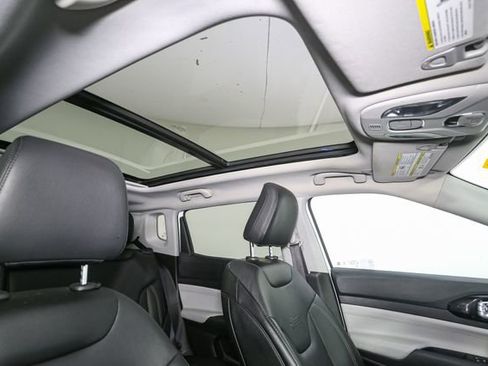 Used 2022 Jeep Compass Limited w/ Sun and Sound Group AWD/4WD image 17