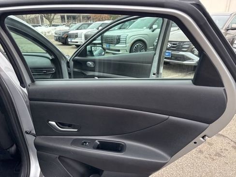 Used 2022 Hyundai Elantra SEL image 28