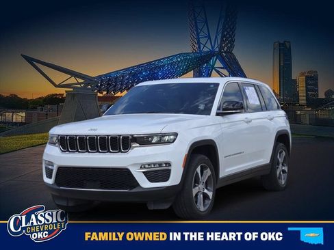 Used 2024 Jeep Grand Cherokee Limited AWD/4WD image 3