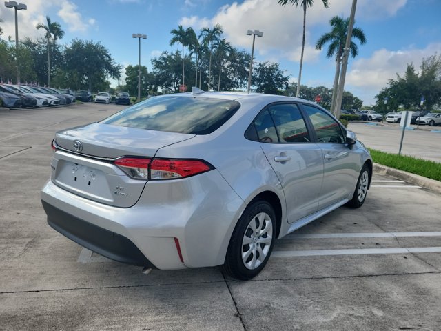 Used 2026 Toyota Corolla LE FWD image 7