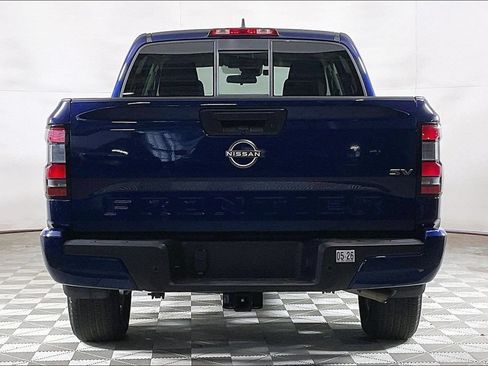 Used 2022 Nissan Frontier SV RWD image 3