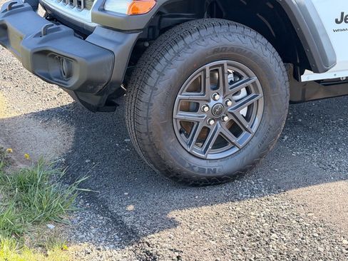 New 2026 Jeep Wrangler Unlimited Sport AWD/4WD image 21