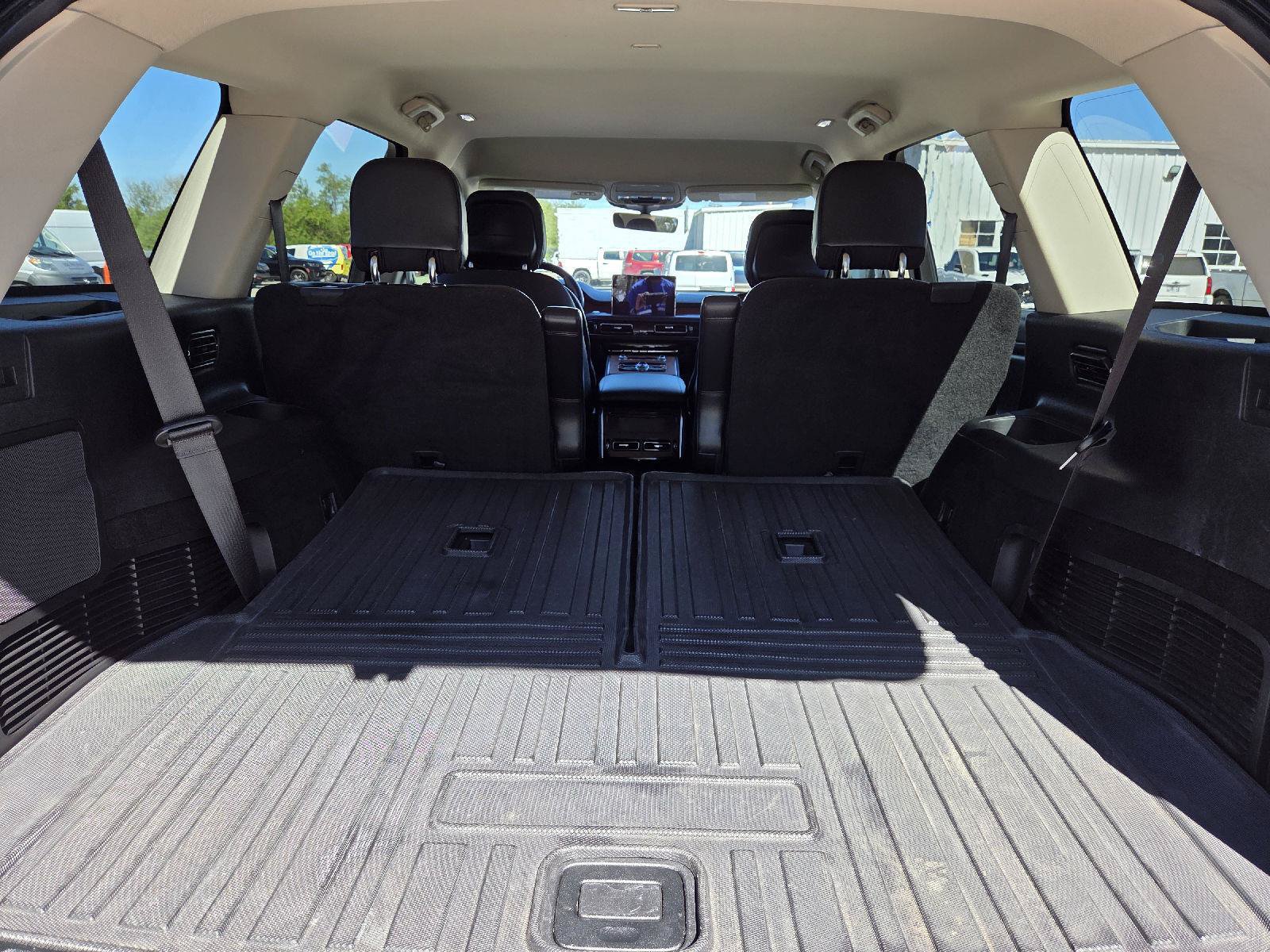 Used 2020 Lincoln Aviator Reserve w/ Elements Package Plus AWD/4WD image 31