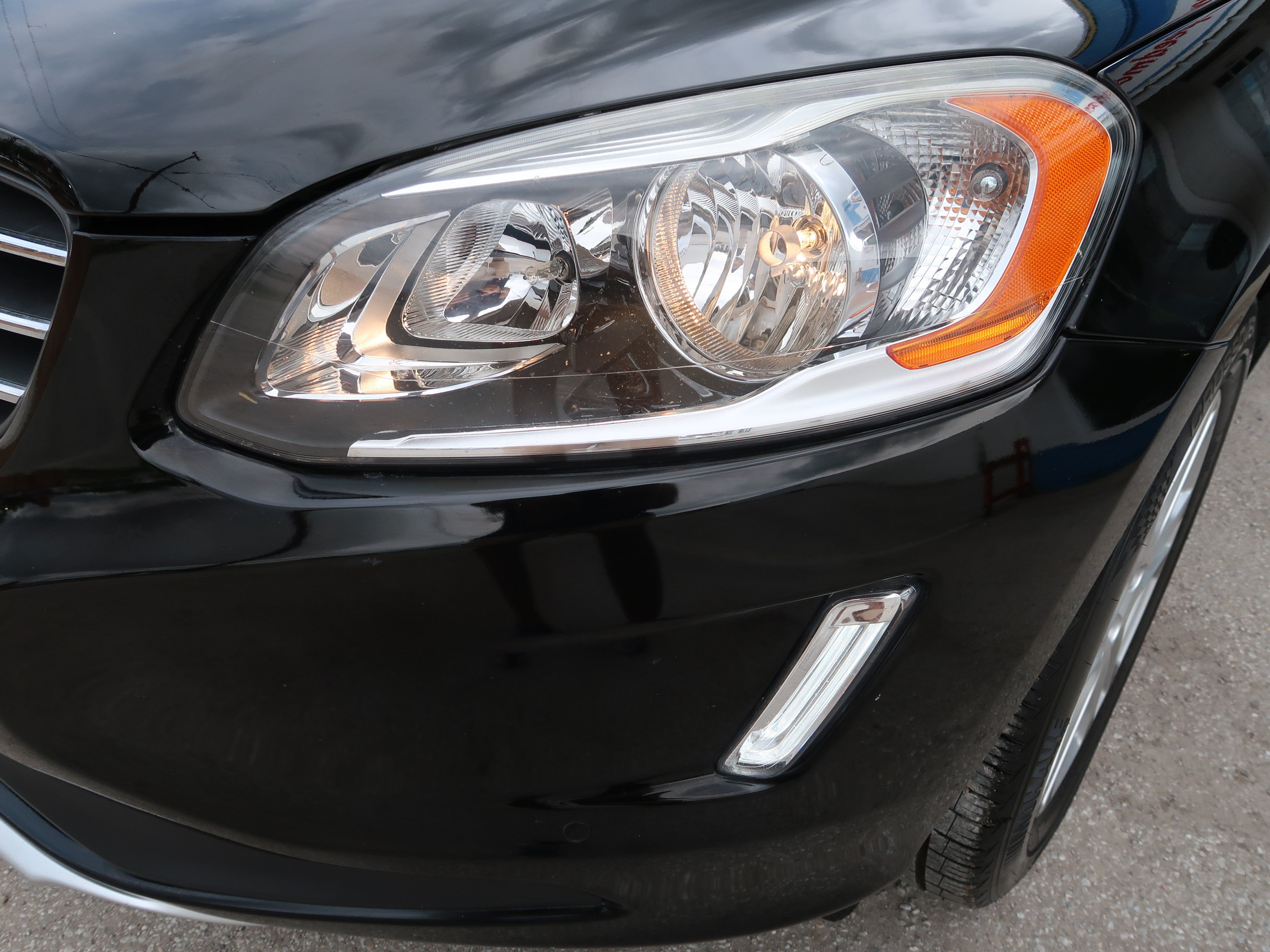 Used 2015 Volvo XC60 T5 Premier w/ Proximity Package FWD image 39