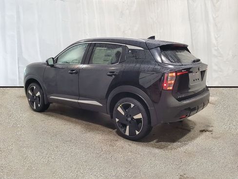 Used 2025 Nissan Kicks SR image 3