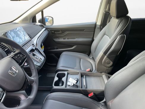 New 2026 Honda Odyssey Touring image 9