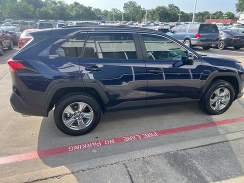 Used 2025 Toyota RAV4 XLE w/ Convenience Package FWD image 7